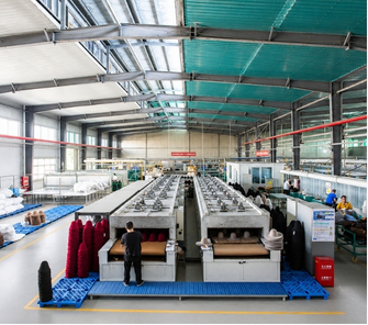 Interior del taller de producción de cuerpos de sombrero